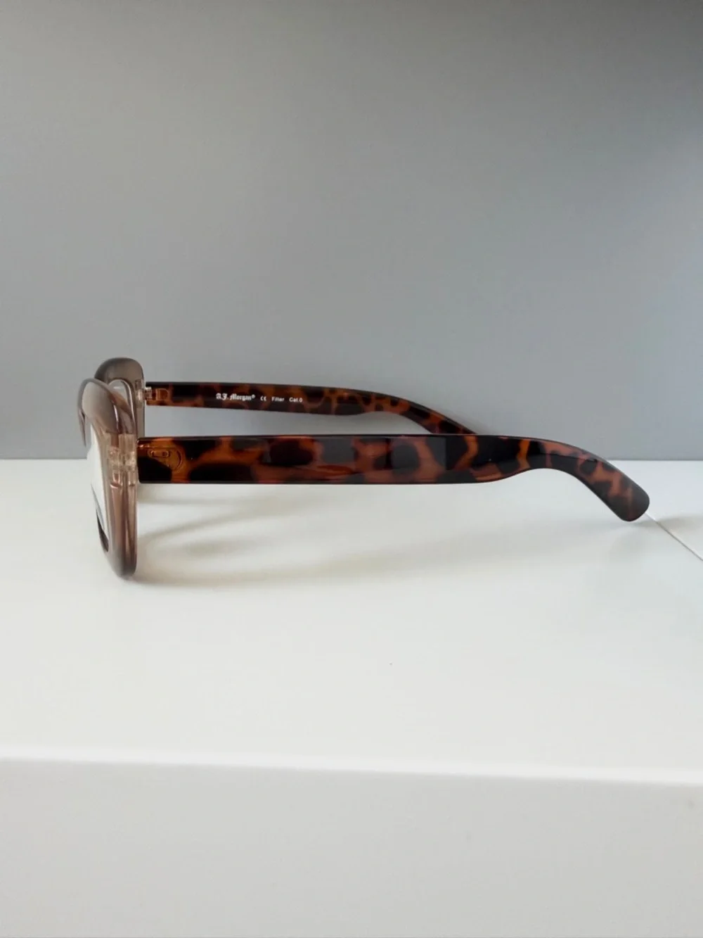 AJ Morgan caramel tan oval cateye clear lens eye glasses